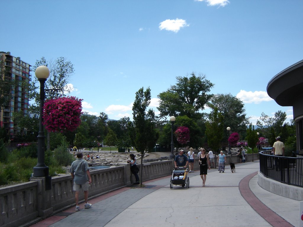 Walking Street Truckee River, downtown Reno, NV