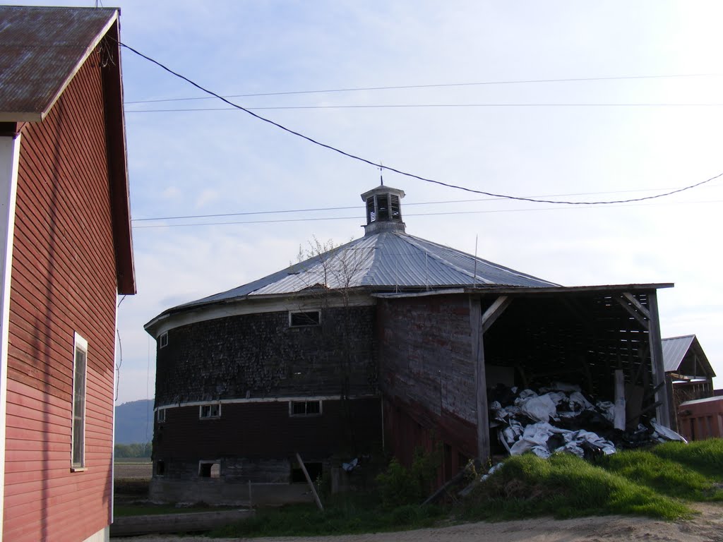 Back of the round barn