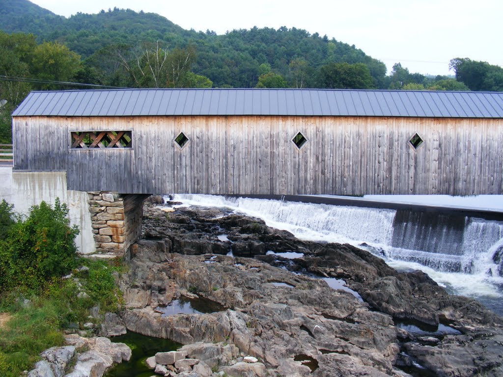 Wooden Woodsville covered Bridge