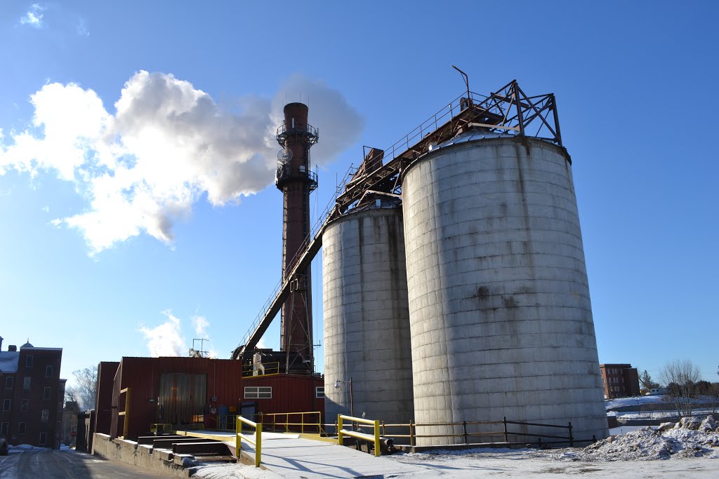 The silos for the wood chips to heat the old state complex. At one time most of Concord was heated with steam.