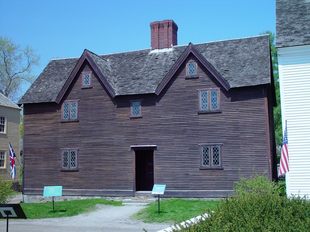 1695 Captain Sherburne house, Strawberry Banke, Portsmouth NH (5-11-2005)