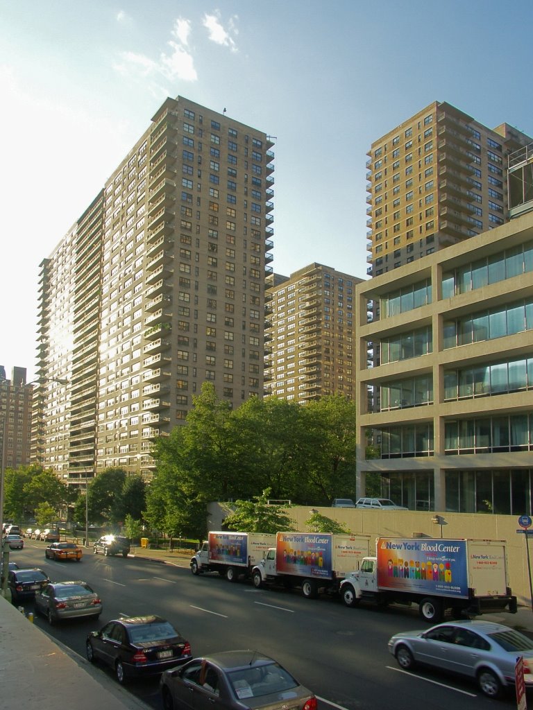 New York - Usa - Lincoln Towers, 140-142 West End Avenue