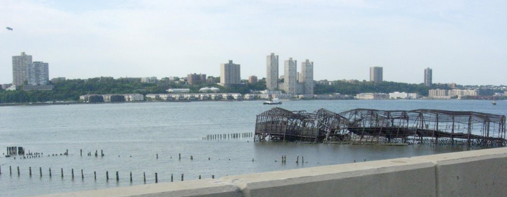 old melted pier (thats New Jersey across the water)