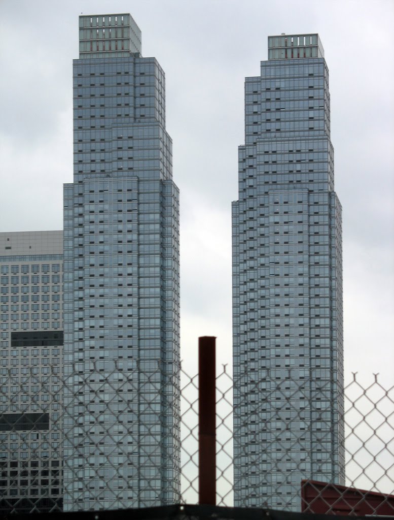 USA - NY - New York City. Two and a half towers from Hudson Parkway :)
