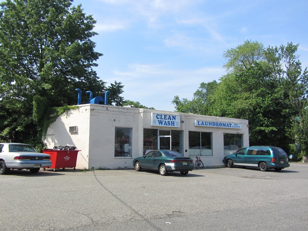 Clean Wash Laundromat