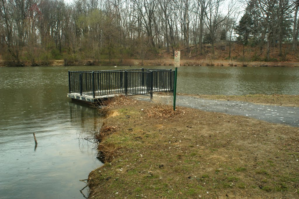 Newton Lake, Dock