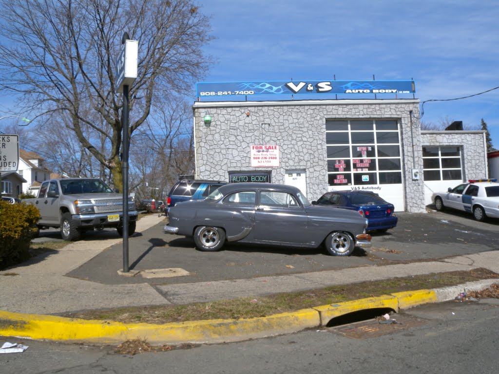 V & S Auto Body