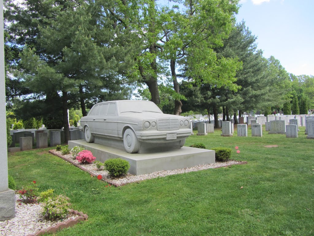 Mercedes Benz Tombstone