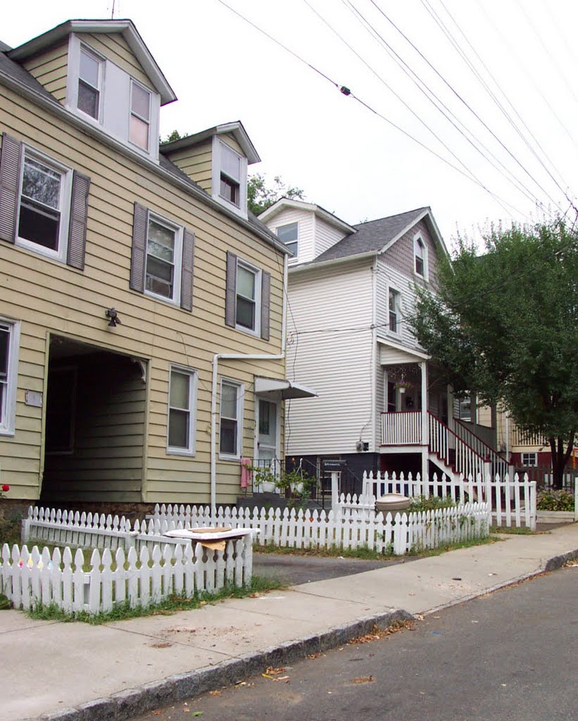 (yearning to breath free) mummified  colonial home  w/ pass-thru