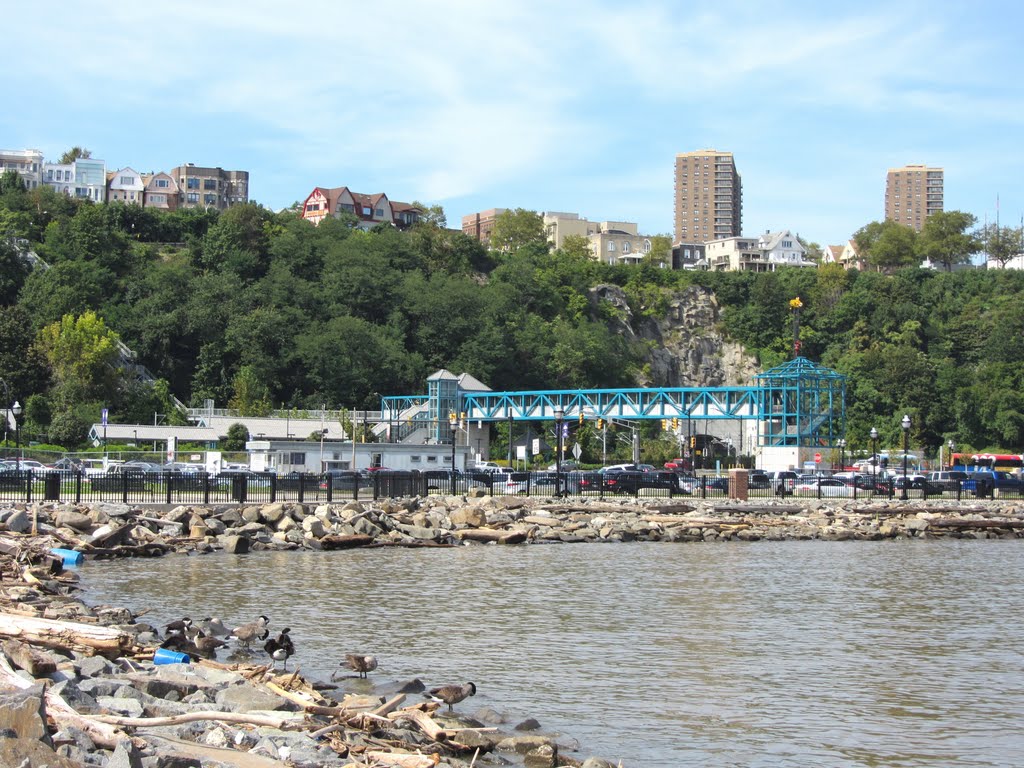 Port Imperial HBLR Station