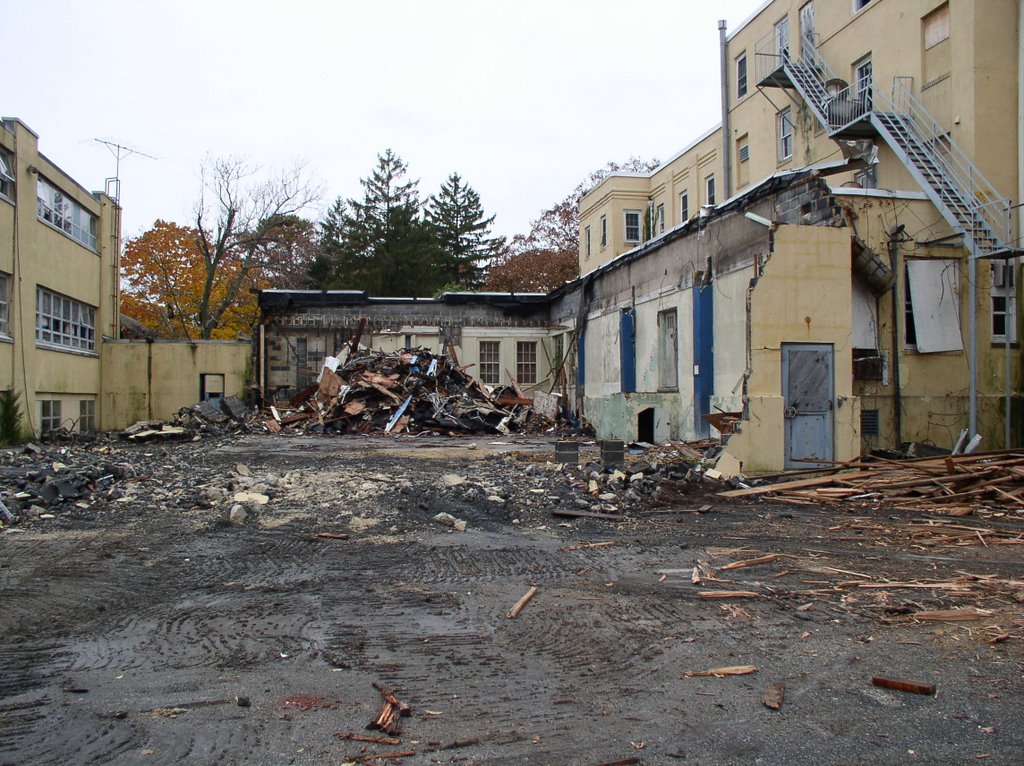 Adm Farragut Acad demolition day 2