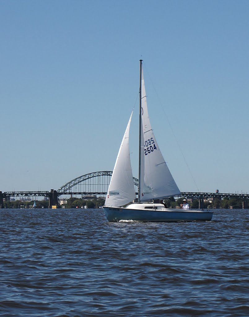 Mariner Sailboat on the Delaware River - Riverton, NJ