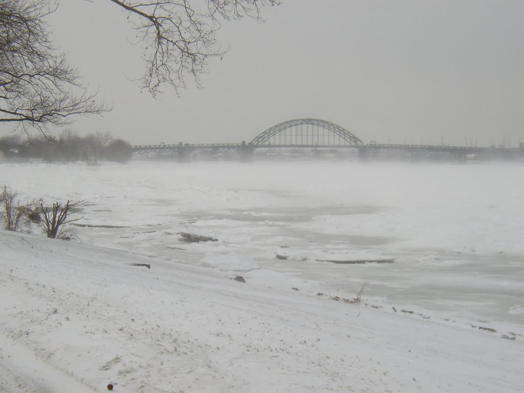 Tacony Palmyra Bridge color picture