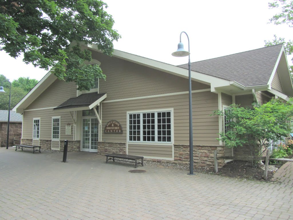 Education & Discovery Center