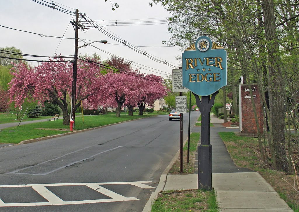 River Edge, NJ - Howland Ave