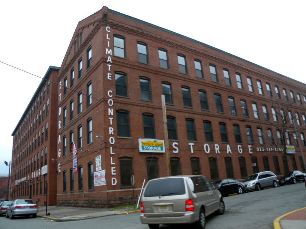 Treasure Island Storage
