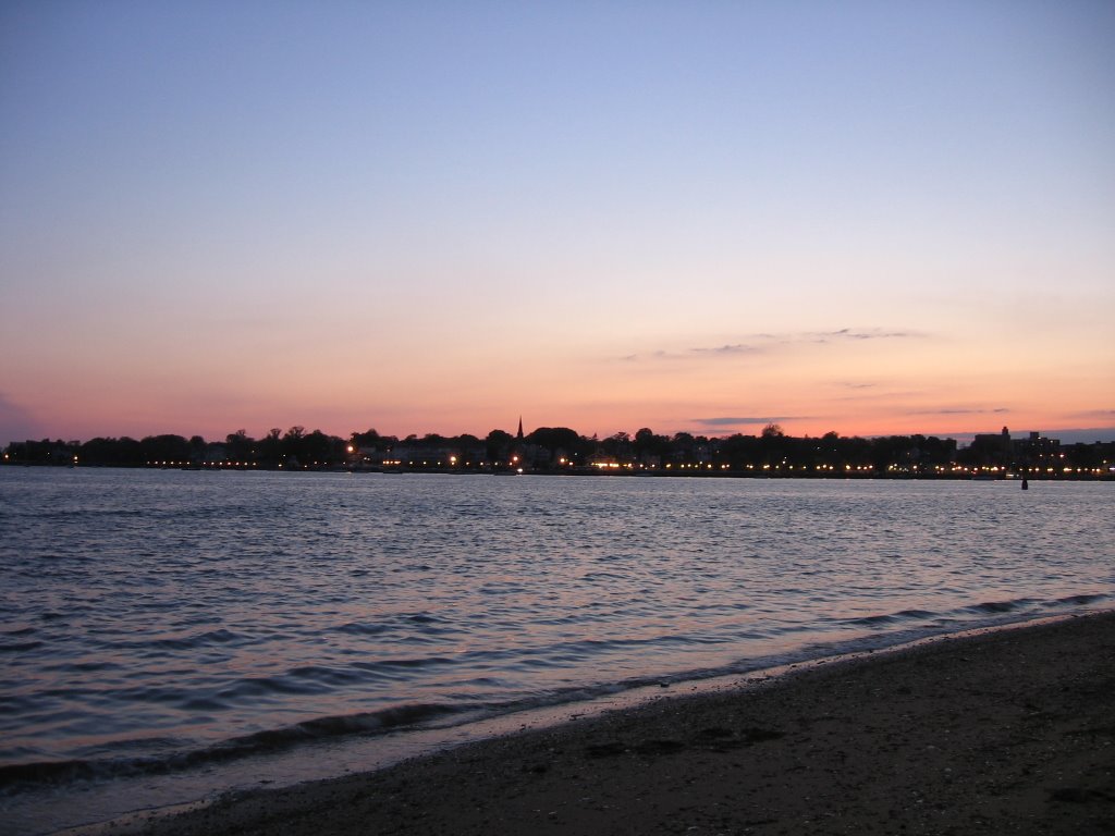 Perth Amboy, seen from Conference House Park in Staten Island [003813]
