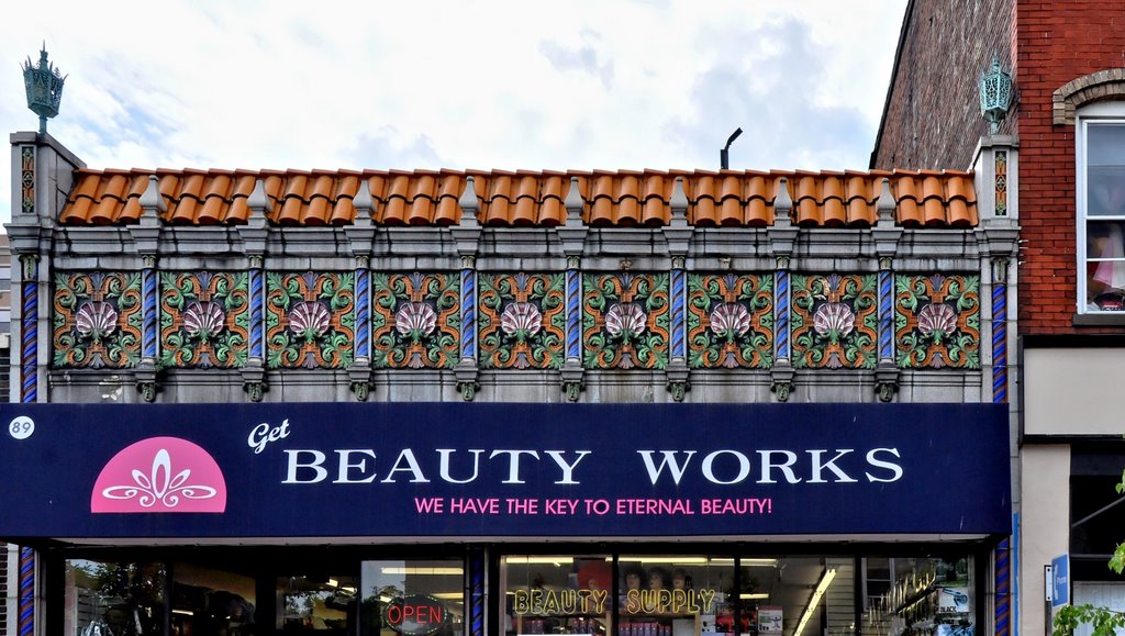 Beautiful Frieze on Smith St