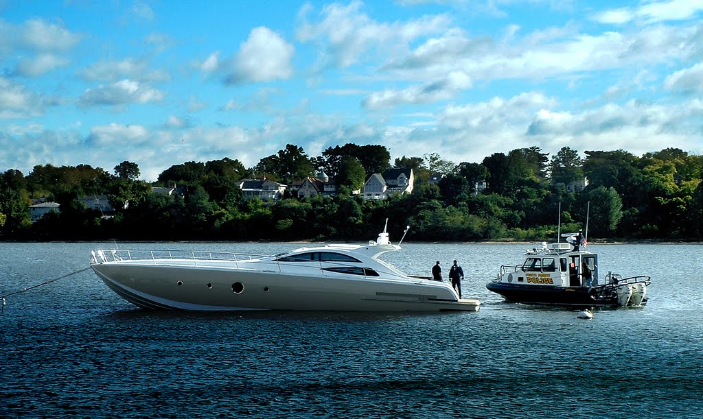 $3.8 Million, 1600 Angry HP, 40 Knots+ - P.A. Police Boat Marine 2 - Arthur Kill - Perth Amboy, NJ 10.12.2007