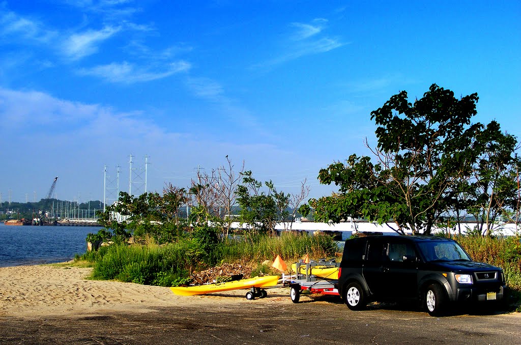 Sailing Club Beach(Not a good put-in) - Perth Amboy, NJ - Raritan Bay -8.6.2010