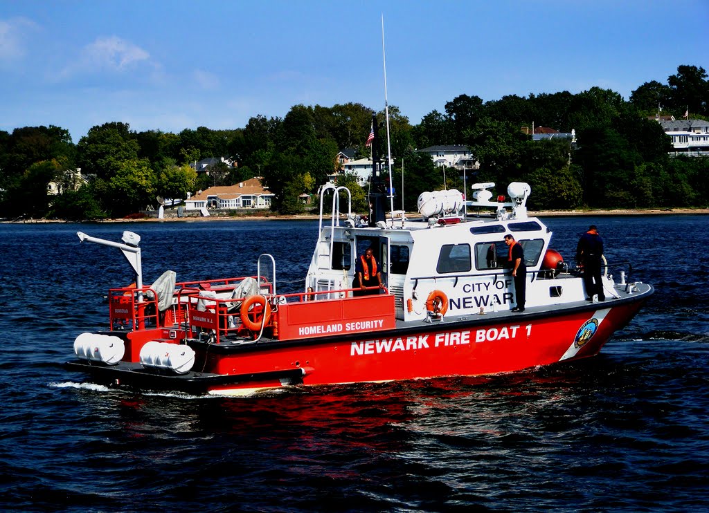 "Newarks Bravest" - City Of Newark, NJ  Newark Fire Boat 1 - Arthur Kill - Perth Amboy, NJ - 9.24.2008