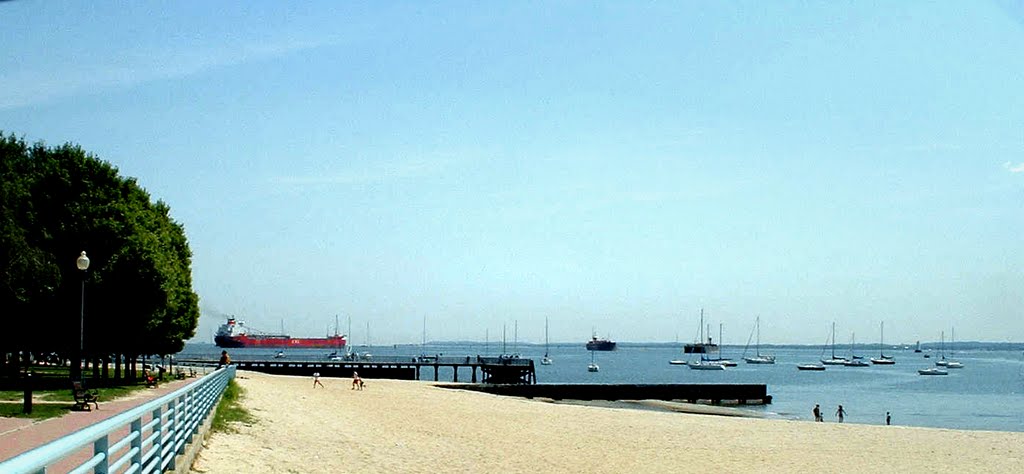 Beach At Ferry Point - Raritan Bay - Harborside Walk Park - Sadowsky Pkwy - Perth Amboy, NJ - 8.15.2007