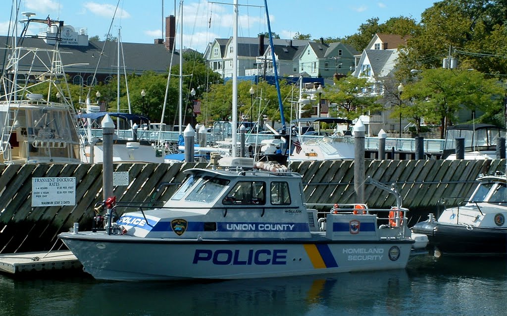 "Docking $2.00/ft. " - Transient Dock - Municipal Marina - Union County N.J. Police Boat UC Marine 1 - Front St. - Perth Amboy, NJ - 9.12.2007