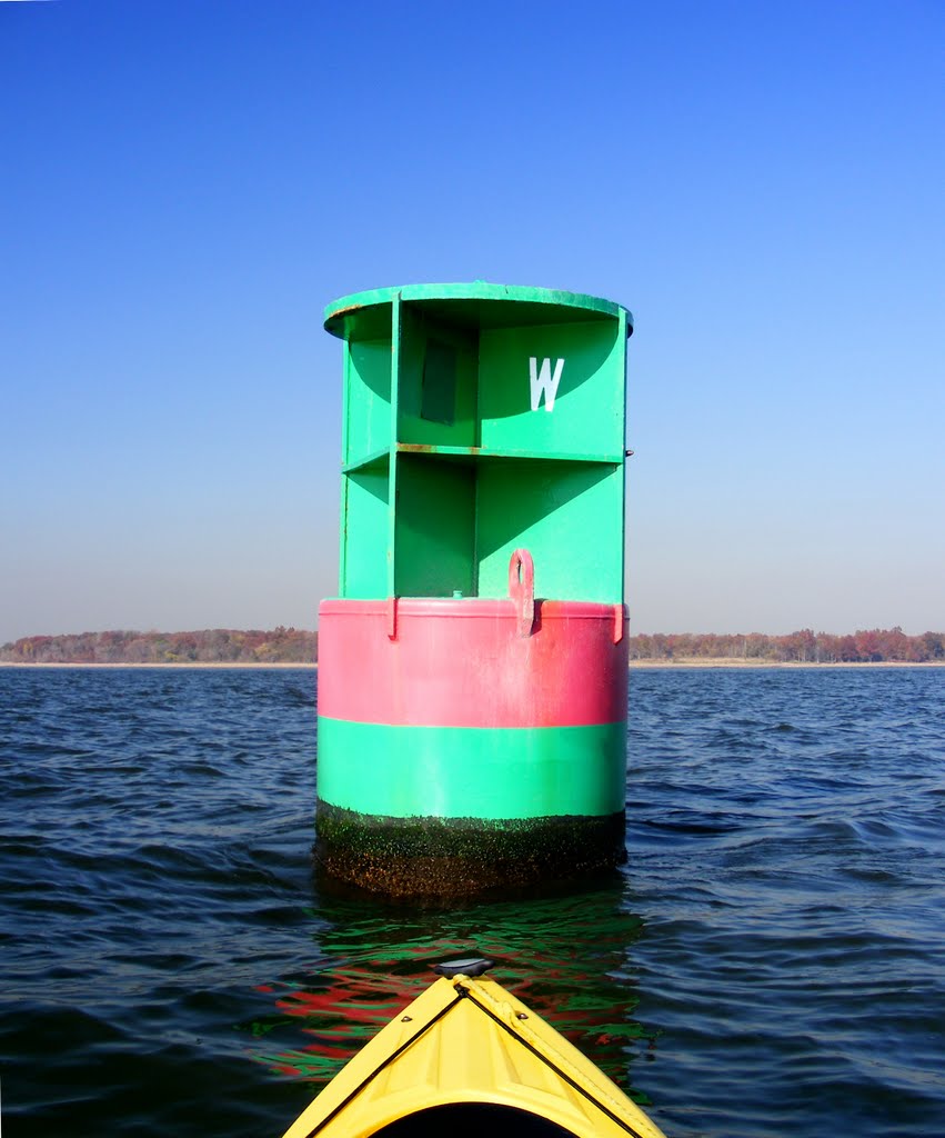 Buoy - Green & Red Can "W" - Ward Point Bend East - Raritan Bay - Staten Island, NY - 11.8.2011 - Click "John Moura"-