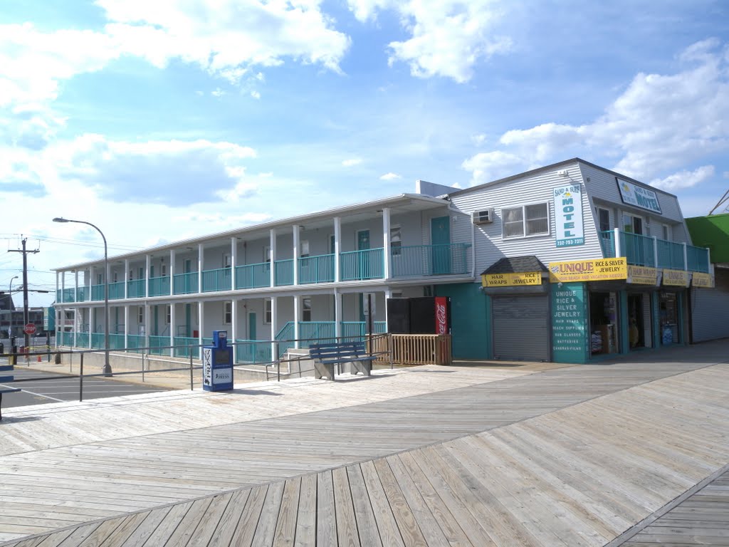 Sand & Surf Motel