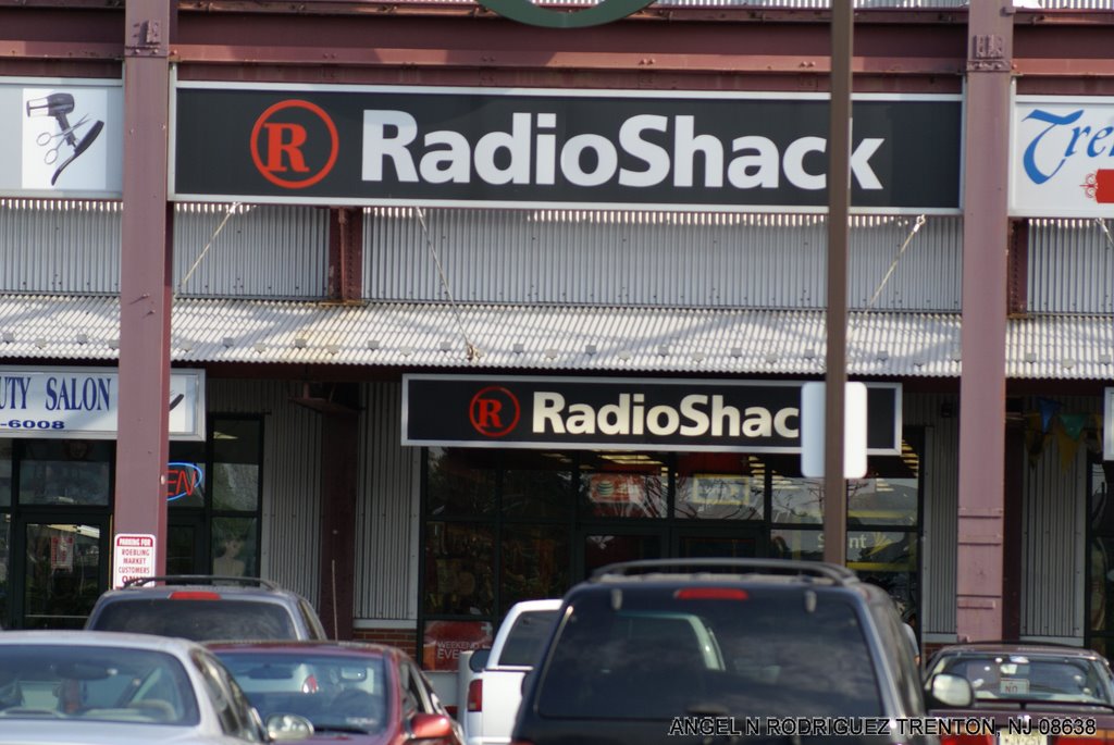 RADIO SHACK AT ROEBLING MARKET