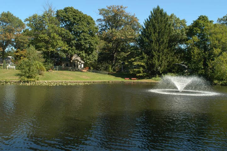 Crystal Lake, Newton Creek