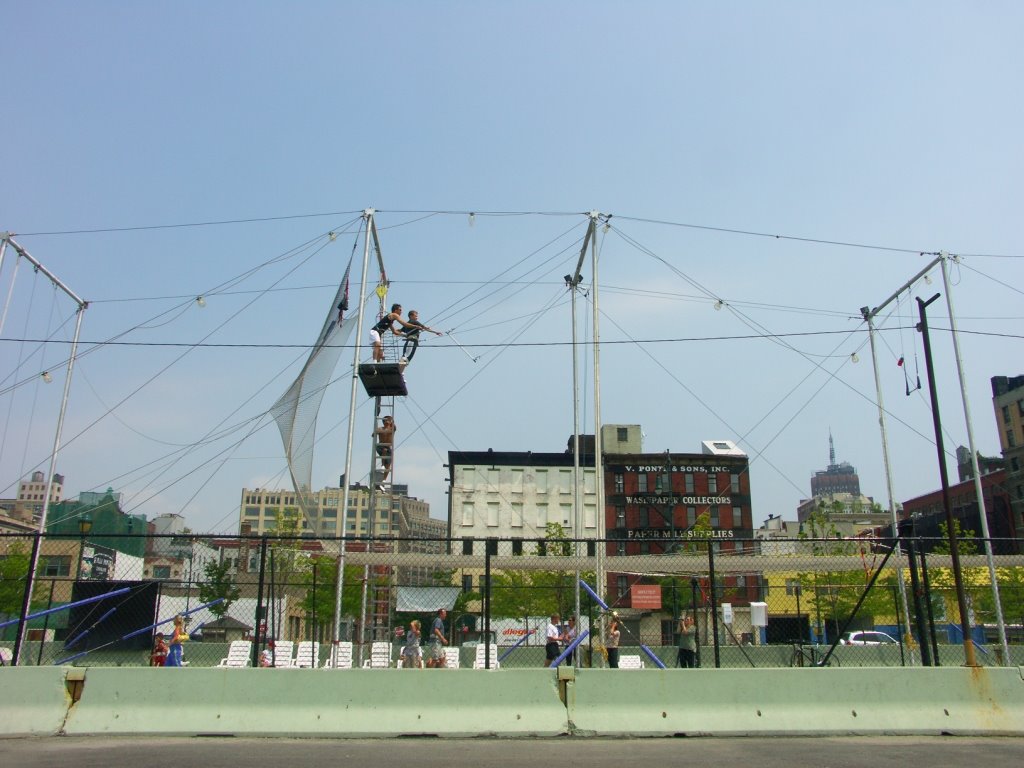 New York - Usa - Hudson River Park, Trapeze School