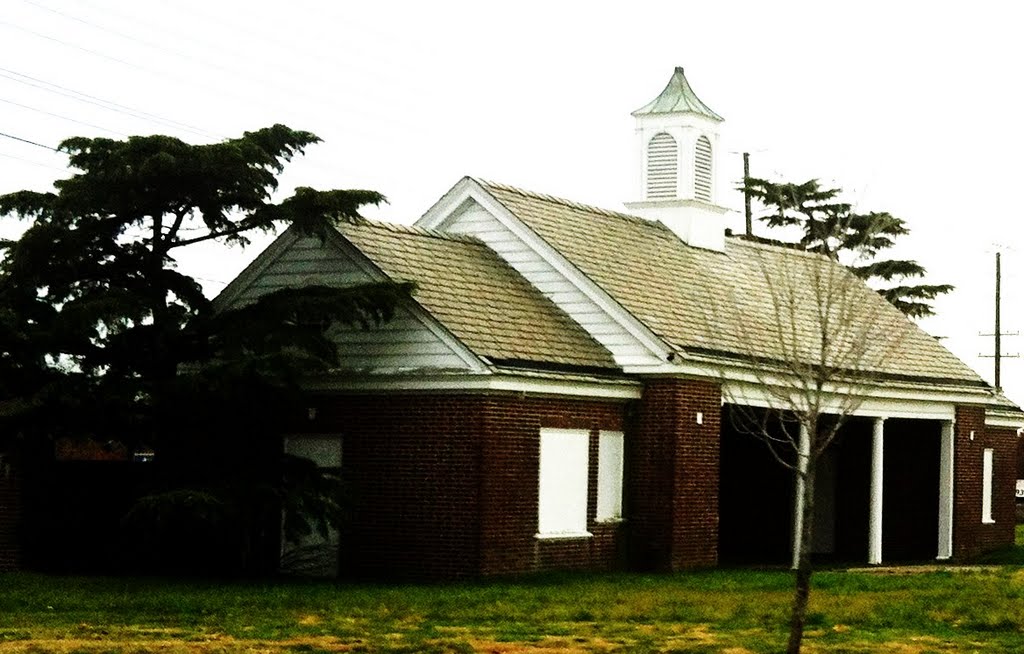 1942 Racetrack Gatehouse