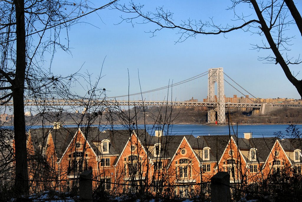 The Little Red Lighthouse and the Great, Grey Bridge