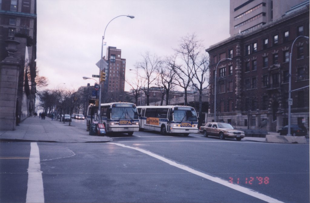 Intersection between Broadway and W 120th Street (Dec 31, 1998)