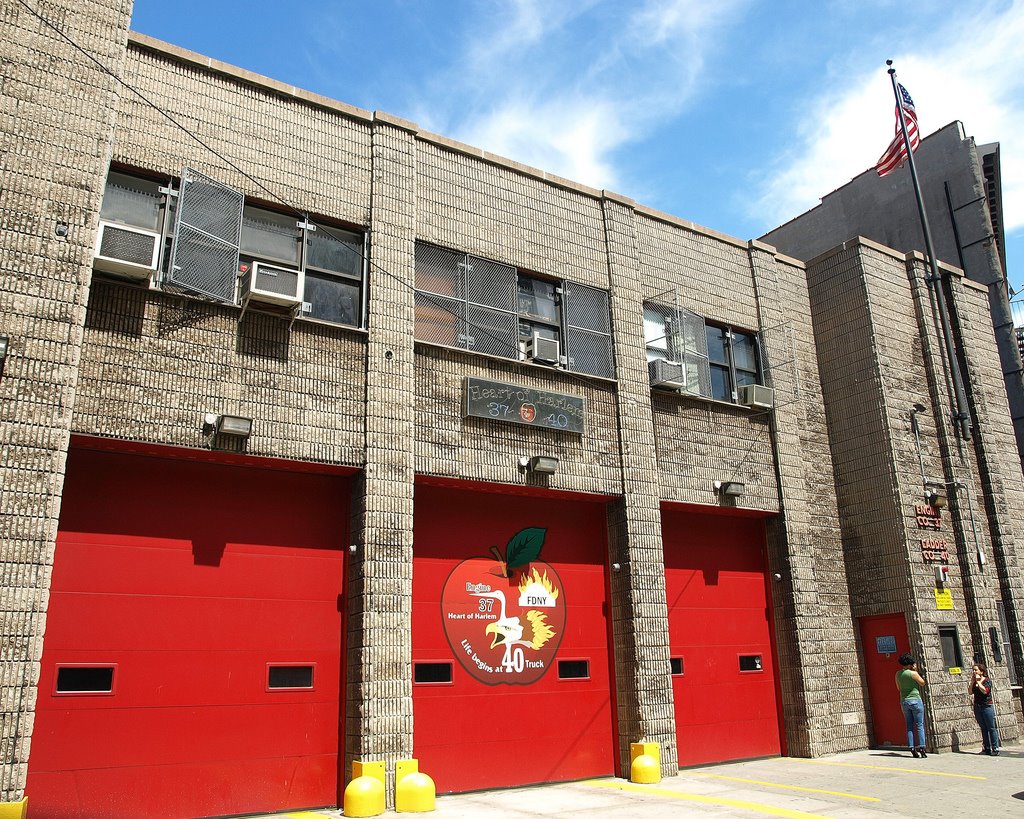 FDNY Firehouse Engine 37 & Ladder 40, Manhattanville, New York City