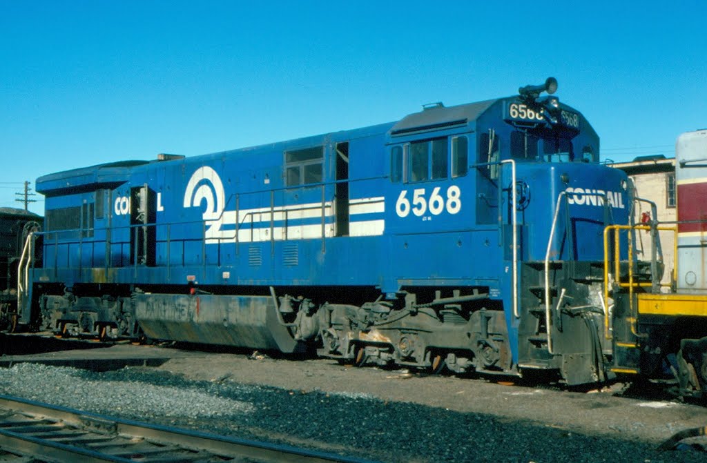 Conrail, Ex Erie Lackawanna Railroad, GE U33C No. 6568 at Elizabethport, NJ