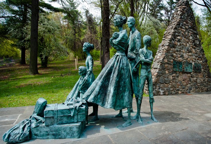 hunger memorial, woodland lake