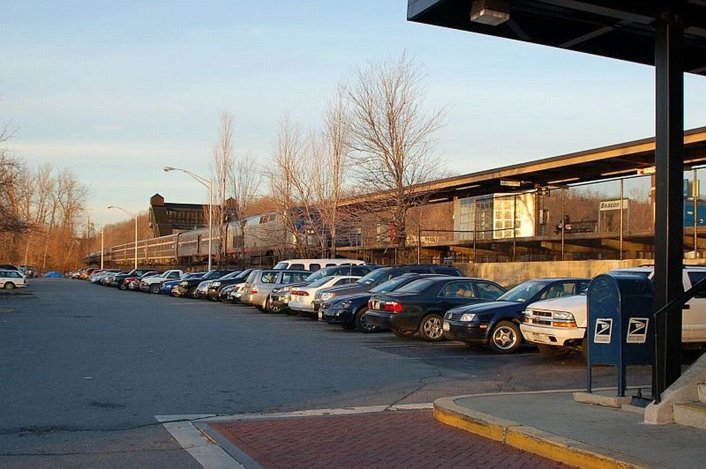 Southbound Amtrak Train No. 48, the "Lake Shore Limited" with a GE P42DC "Genesis Locomotive in the lead at Beacon, NY