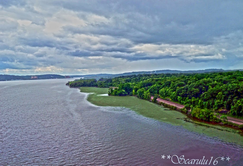 "Cuando damos libremente recibiremos lo mismo**When we freely give..we will receive the same"(Jocelyne Ramniceanu)Hudson River,USA