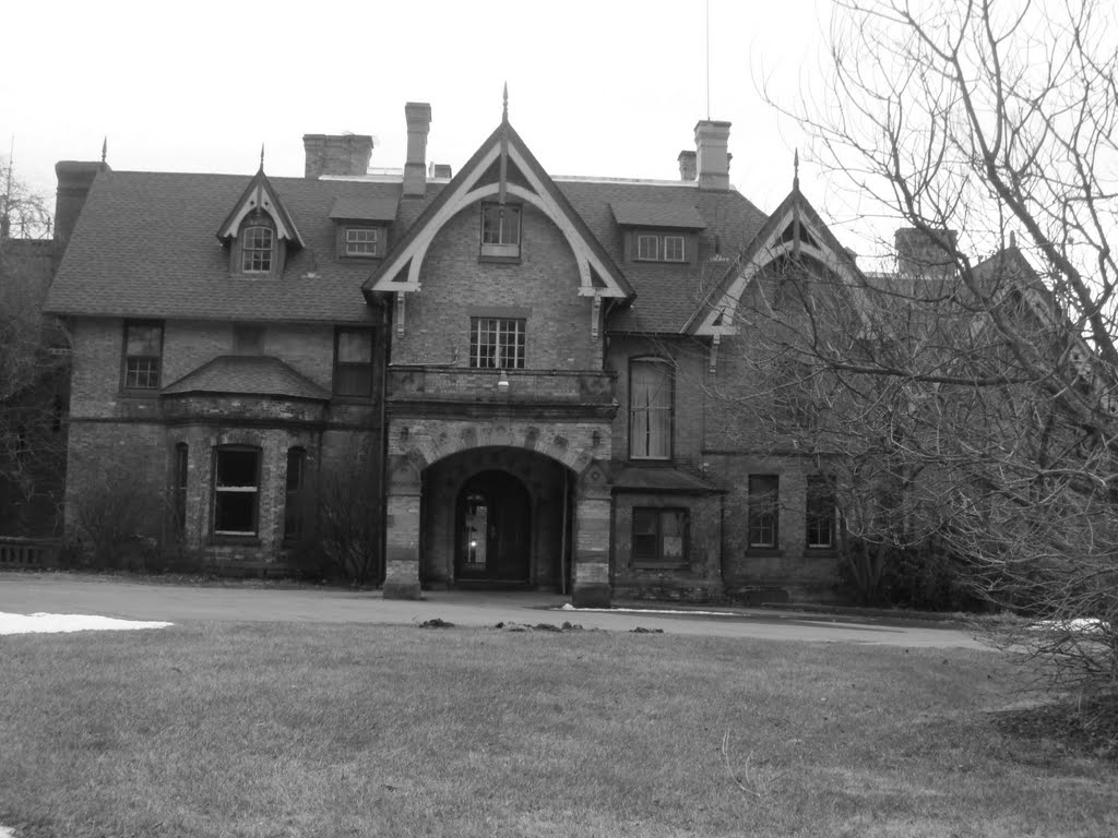 Craig House Mansion/Former Psych Center