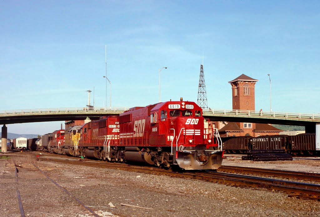 SOO Line "Red Birds" at Binghamton NY