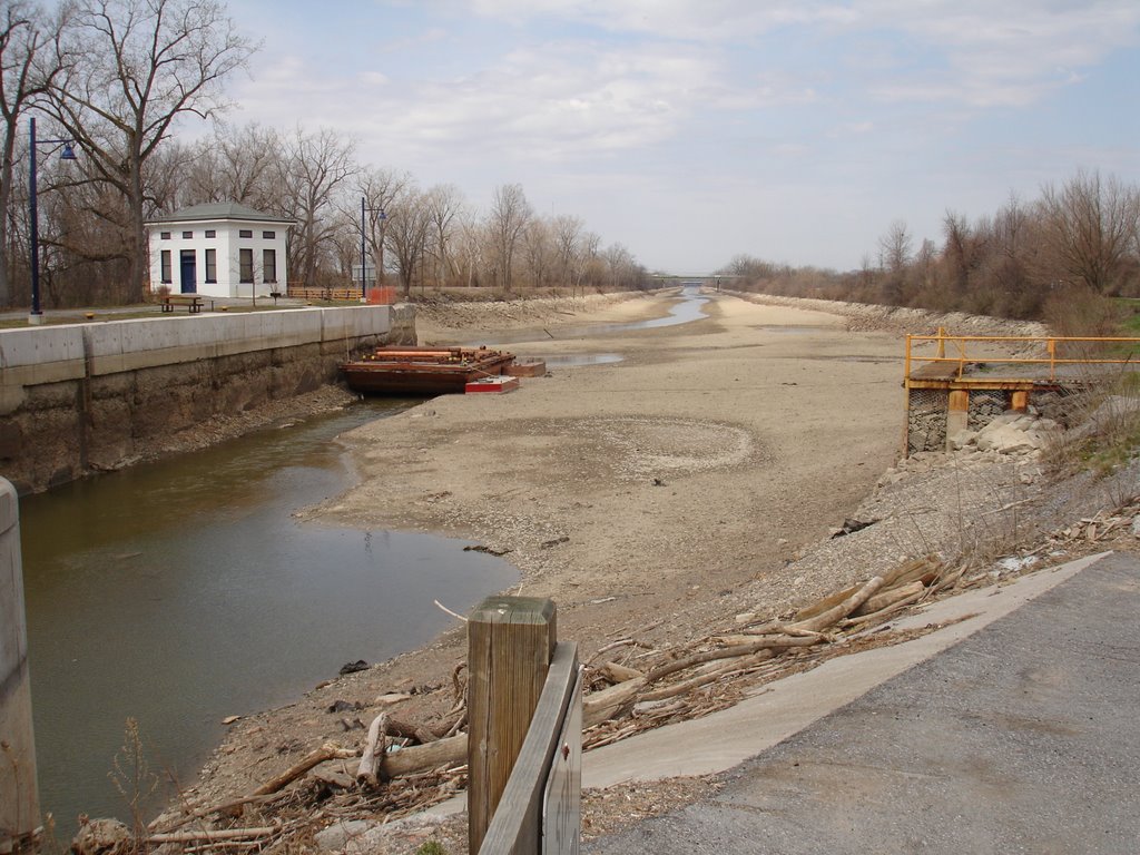 Erie Canal Lock 33 4/09