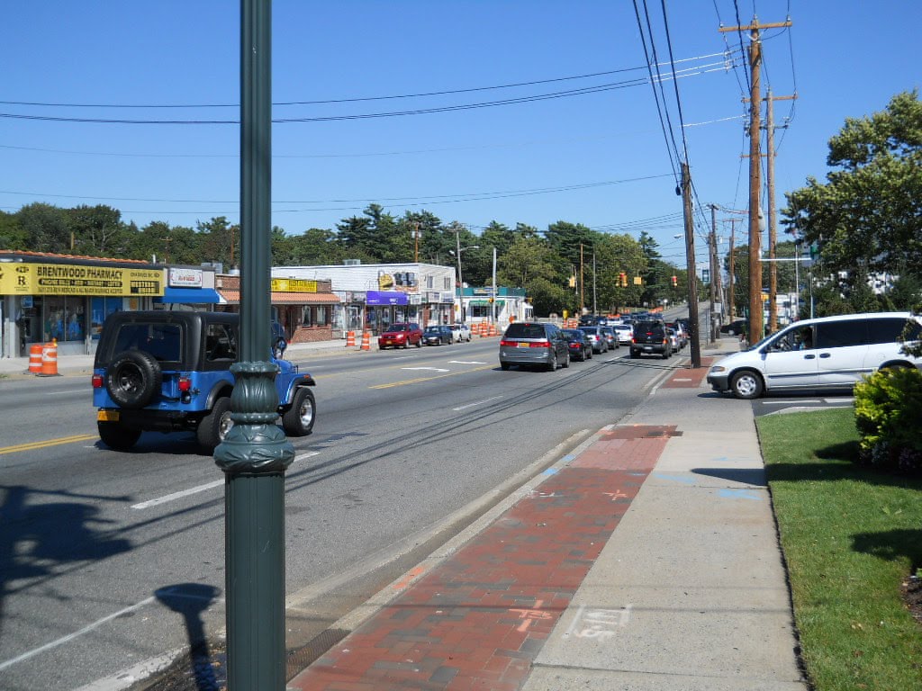 Suffolk Avenue at Brentwood Road, looking east