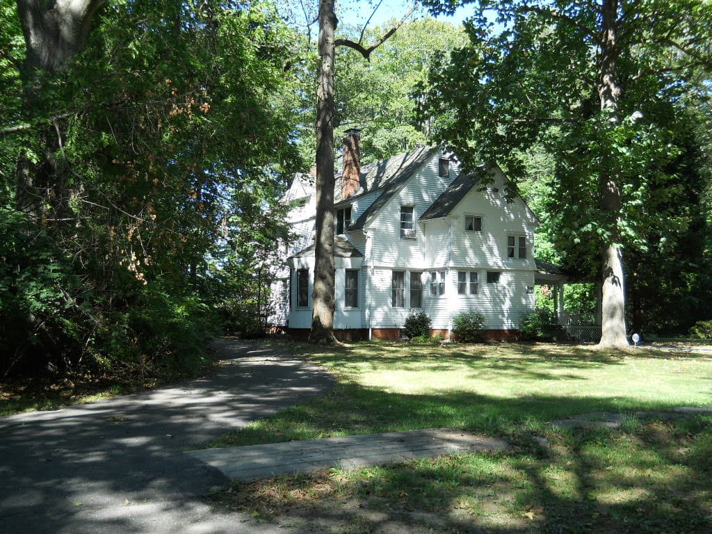 Mary B. Lee House, Brentwood, NY