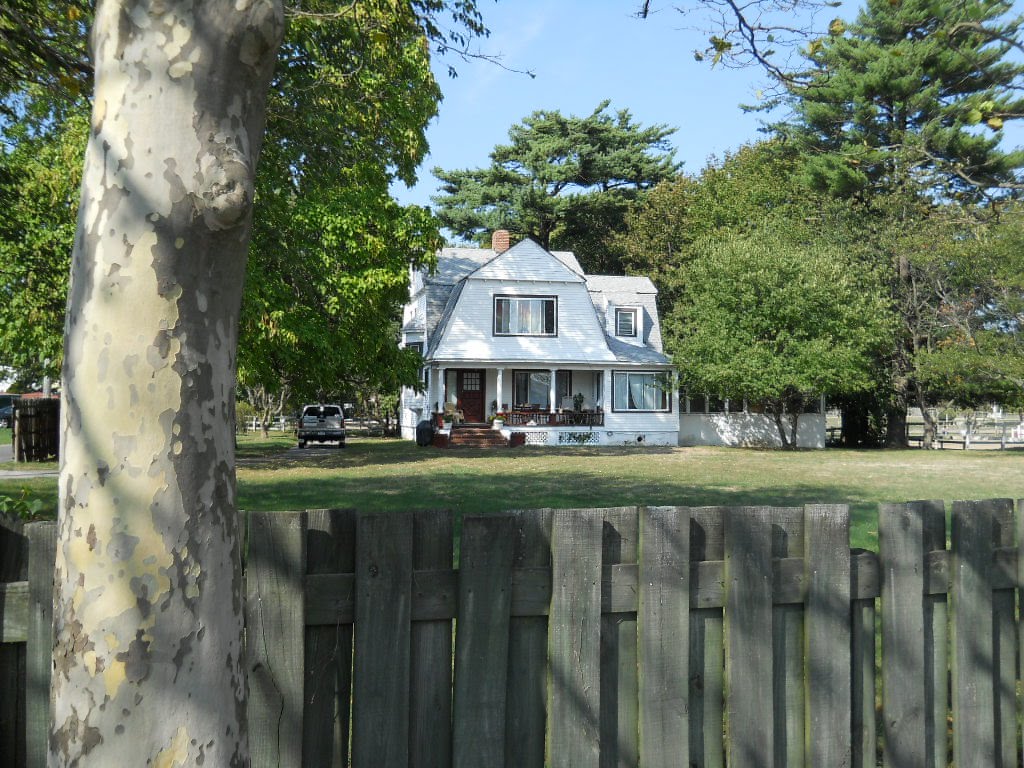 Old Dr. Ross House (today Knoll Farm)