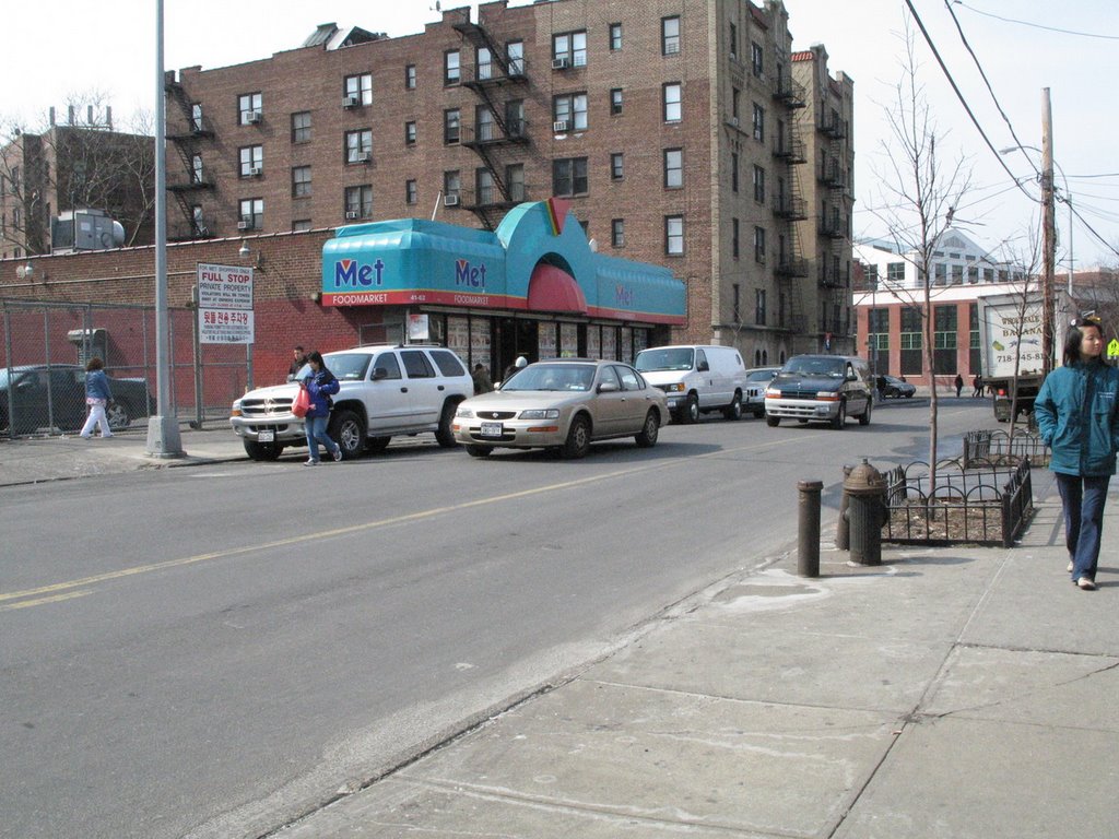 Bowne St (Met Market)