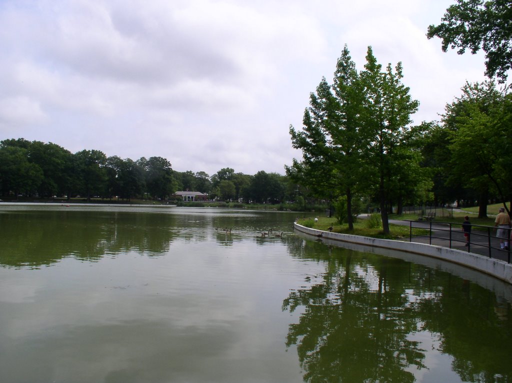 Kissena Park Pond