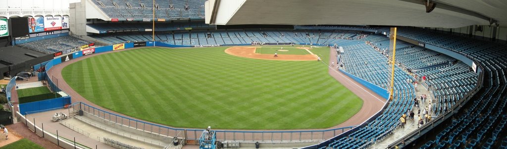 Panorama of Yankee Stadium - 10 minutes after the game - where did everybody go