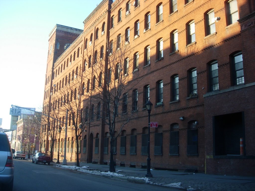 building in antiques district